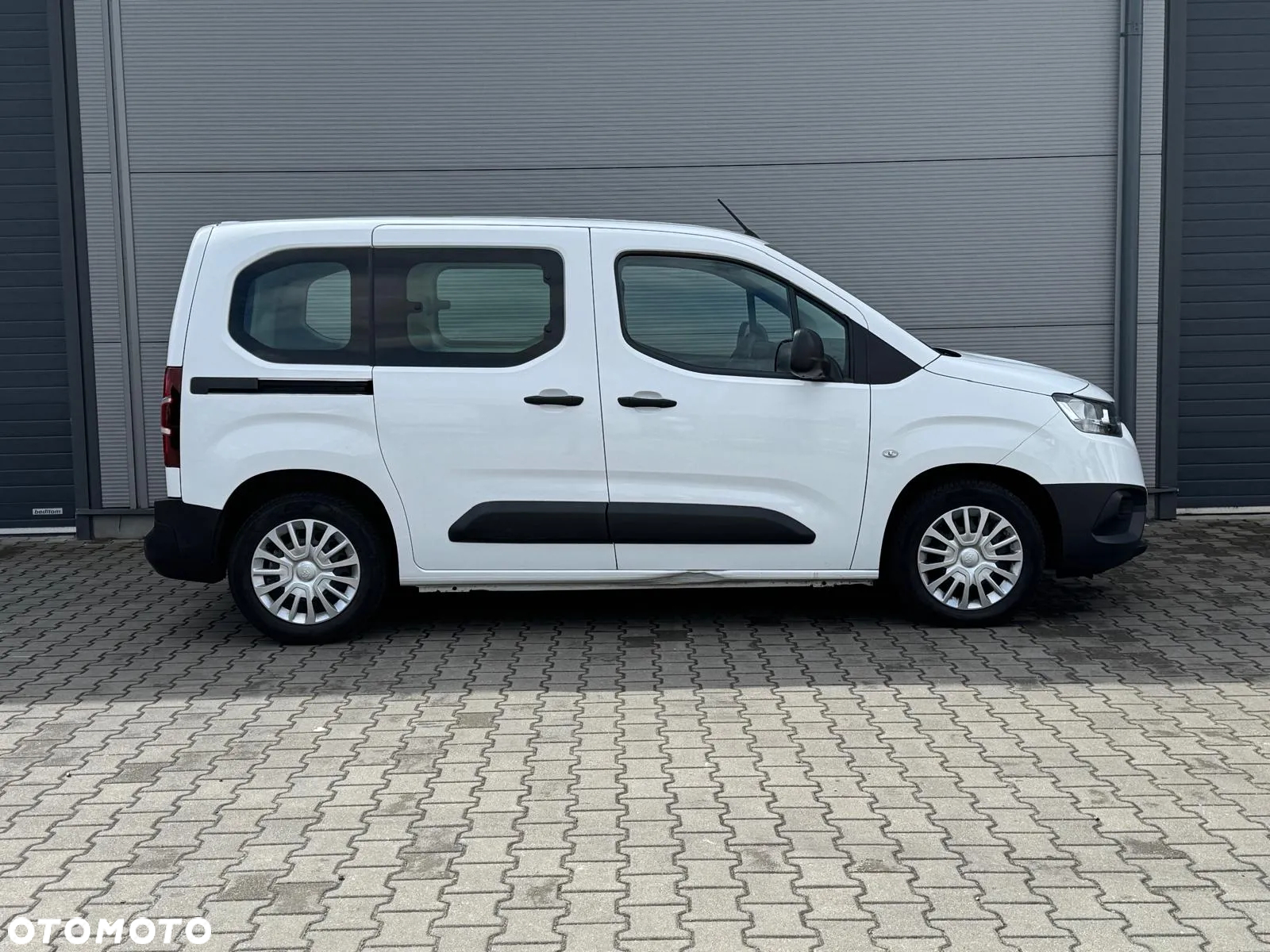 Toyota Proace City Verso 1.2 D-4T Business - 11