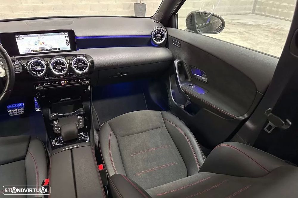 Mercedes-Benz A 250 Limousine e 8G-DCT AMG Line - 14