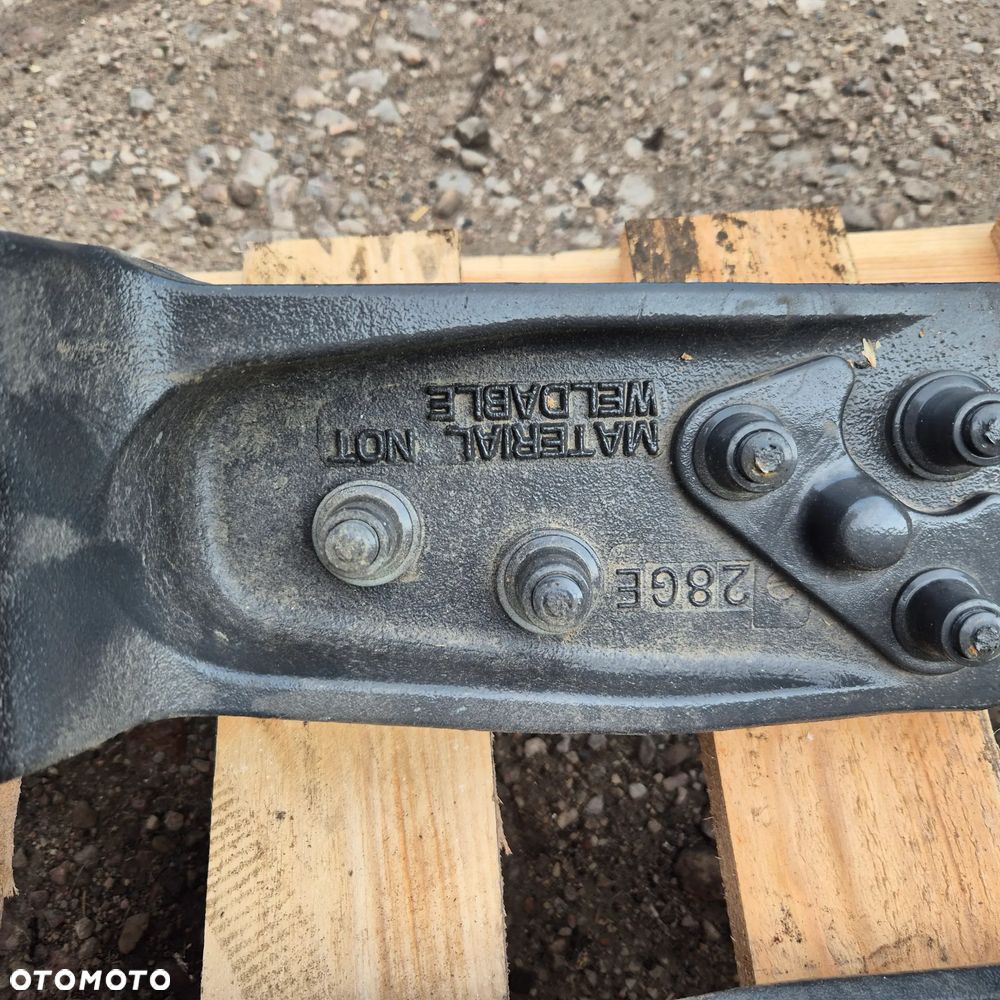 Volvo łapy siodła 160 mm Jost *NOWE* - 5