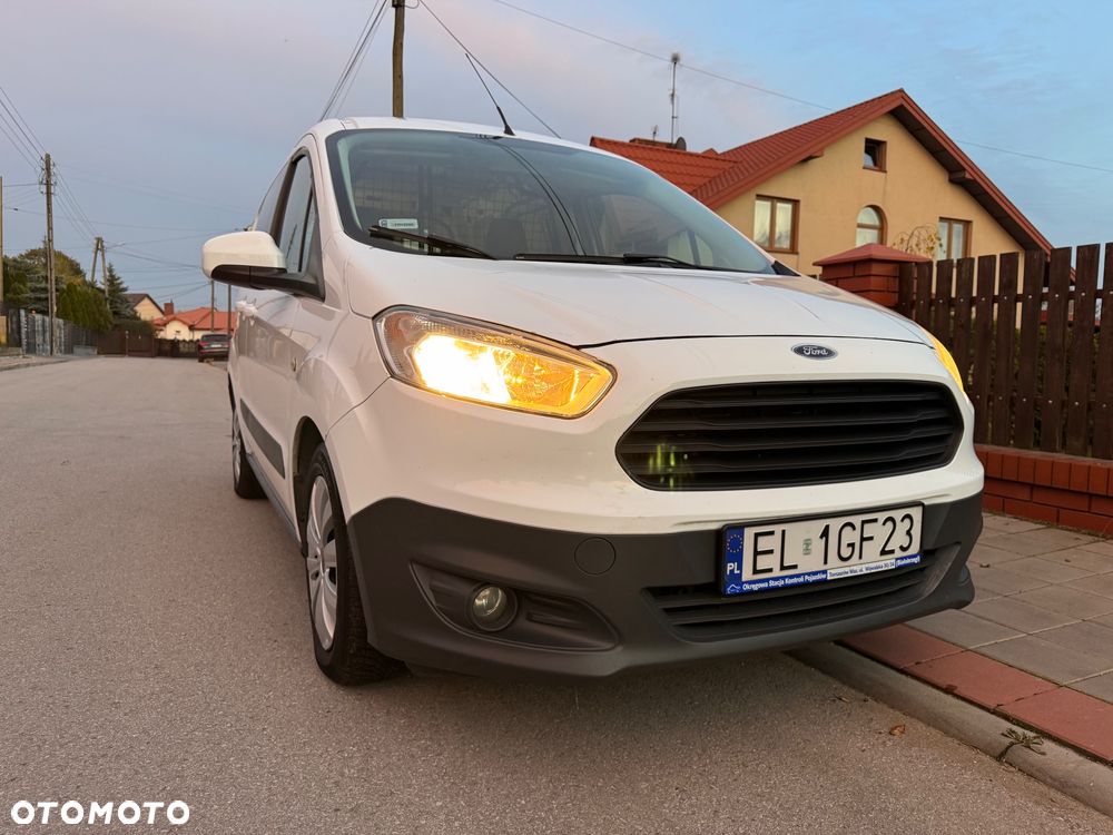 Ford Transit Courier - 15