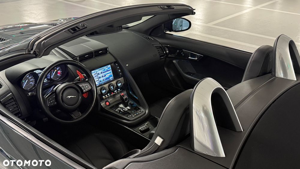 Jaguar F-Type R-Dynamic - 15