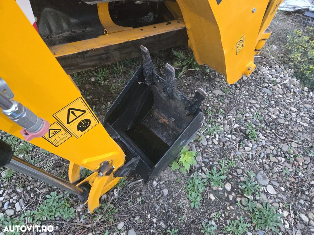 JCB 3CX - 23