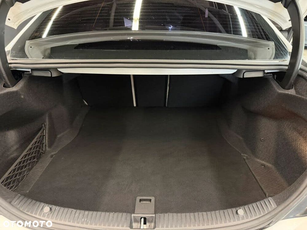 Mercedes-Benz Klasa C 300 9G-TRONIC AMG Line - 11