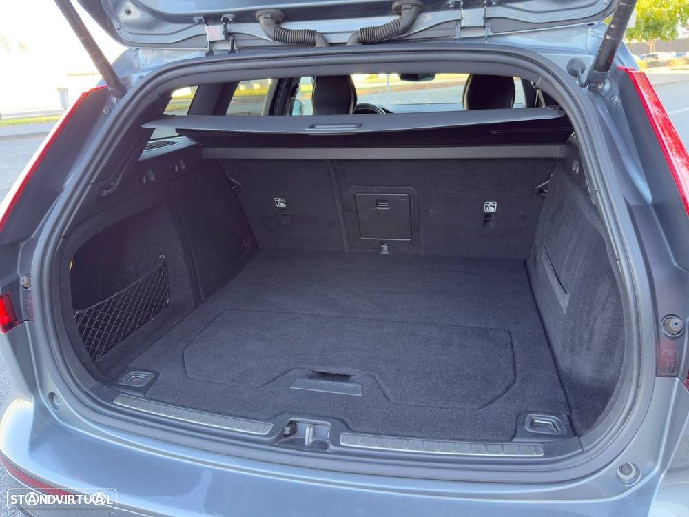 Volvo V60 2.0 D4 R-Design Geartronic - 23