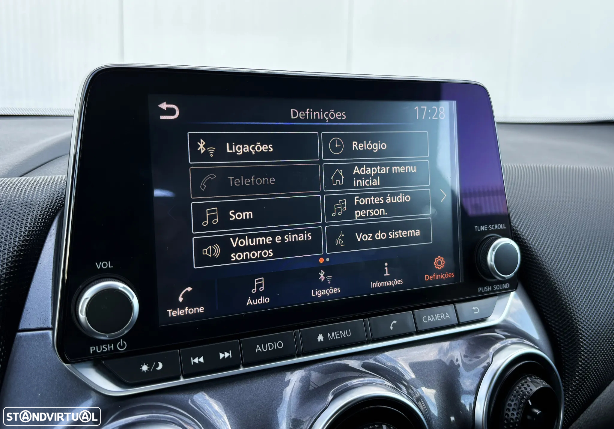 Nissan Juke 1.0 DIG-T N-Connecta NAV. DCT - 32