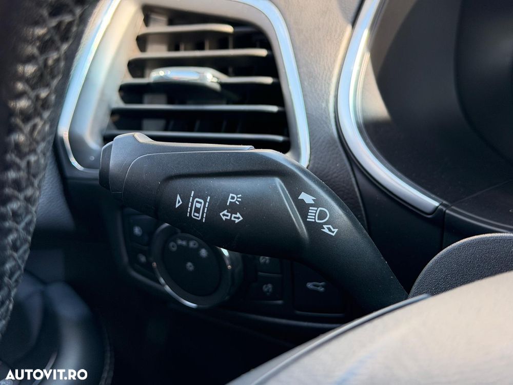 Ford Edge 2.0 TDCi Powershift Titanium - 33