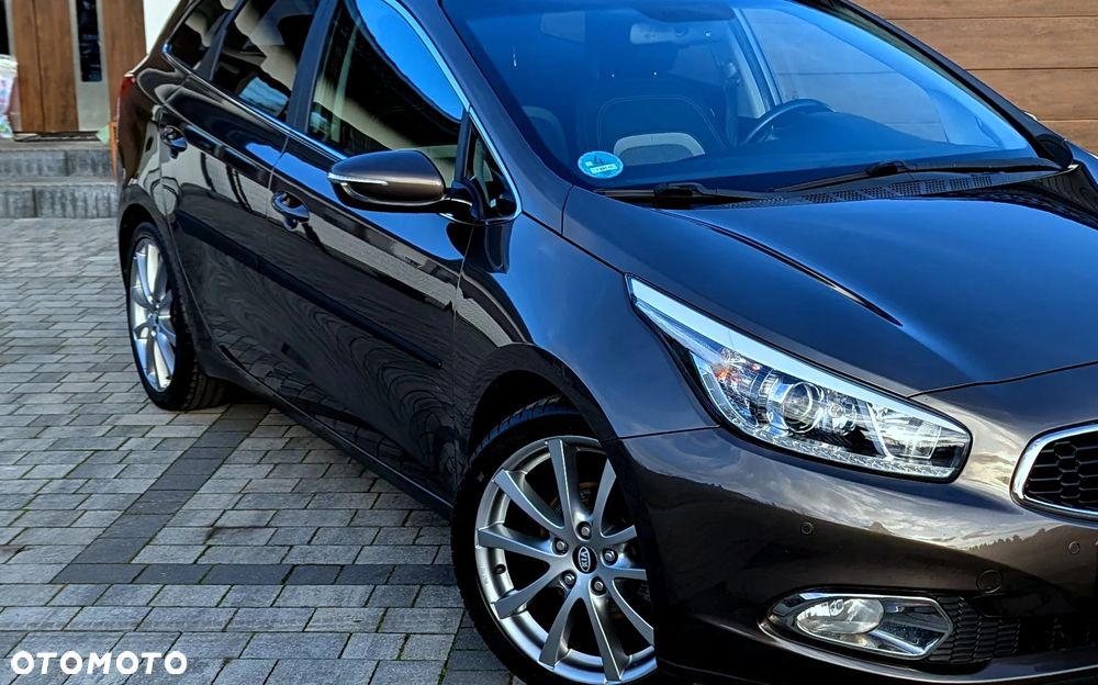 Kia Ceed 1.6 GDI ISG Dream-Team Edition - 23