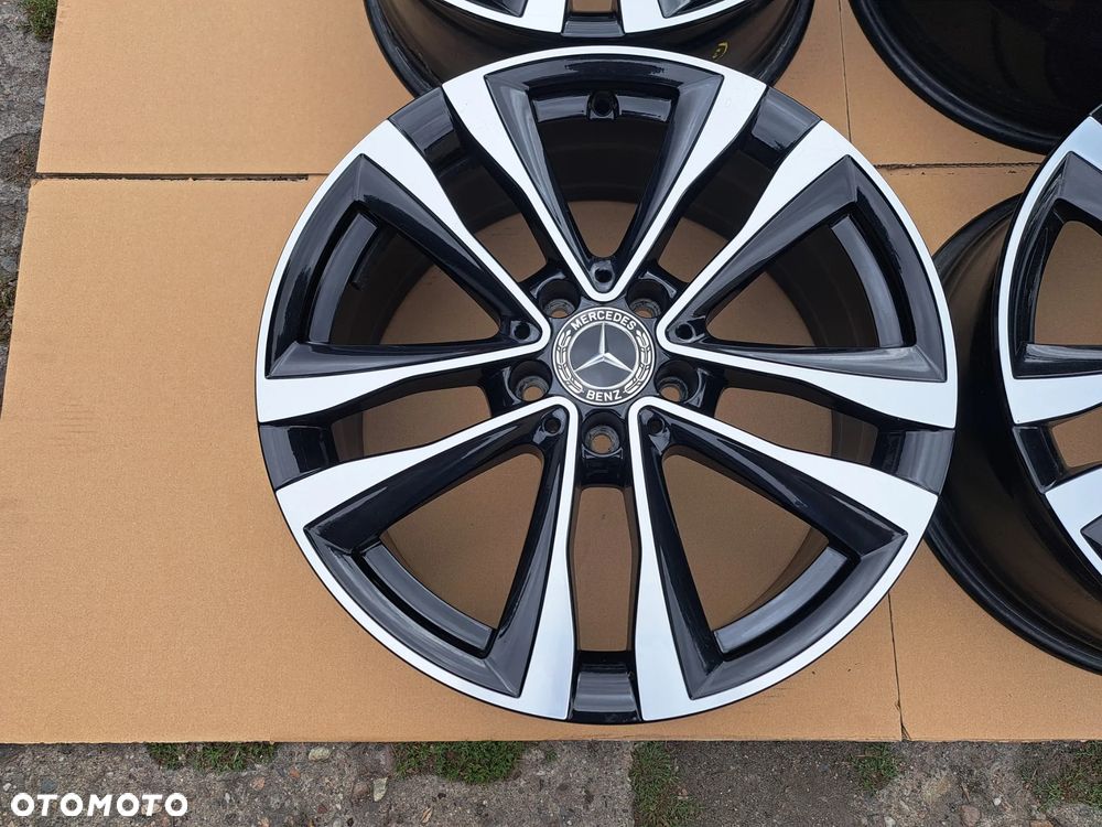 Oryg. Mercedes A-Klasa CLA 177 A177 A1774012700 7.5j 18 et49