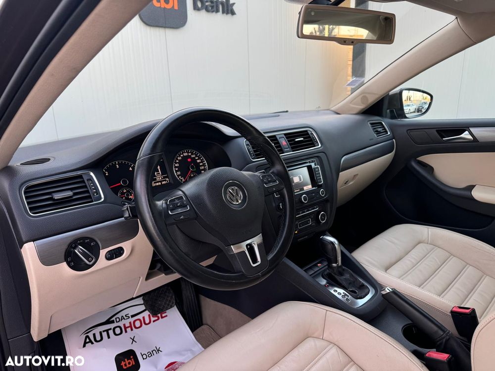 Volkswagen Jetta 1.6 TDI DSG Highline - 9