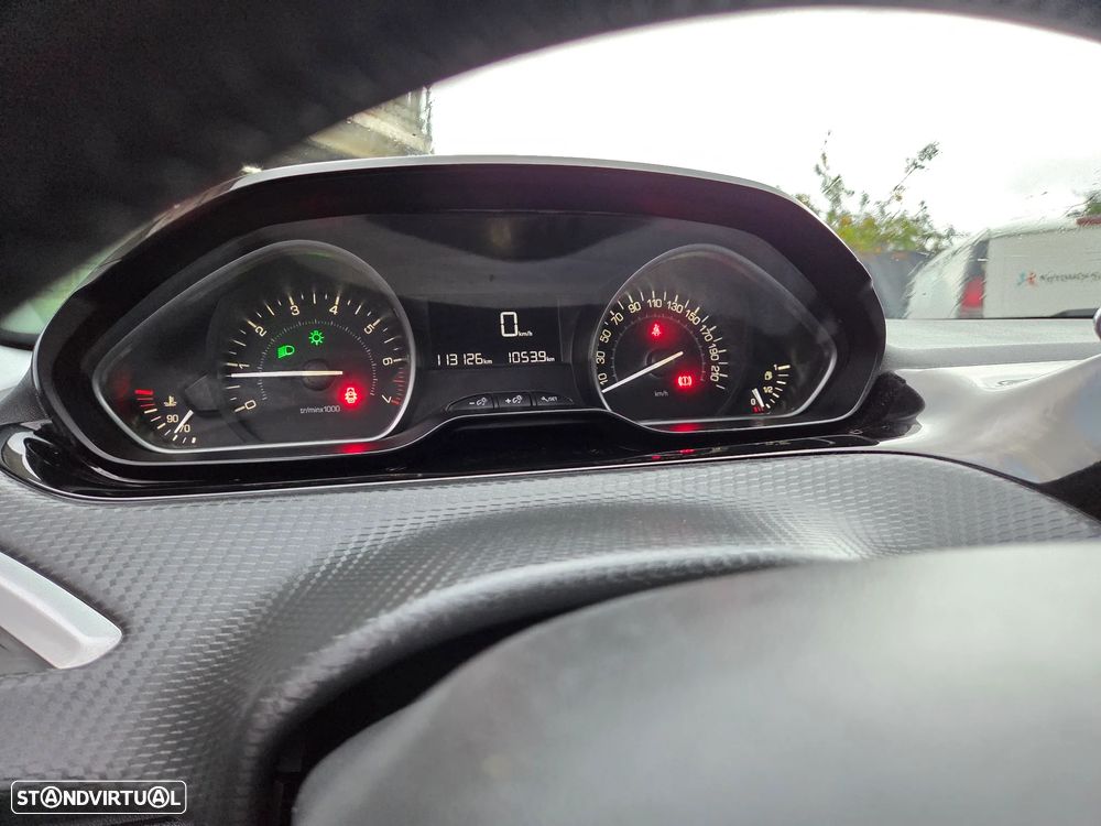 Peugeot 2008 1.2 PureTech Signature - 16