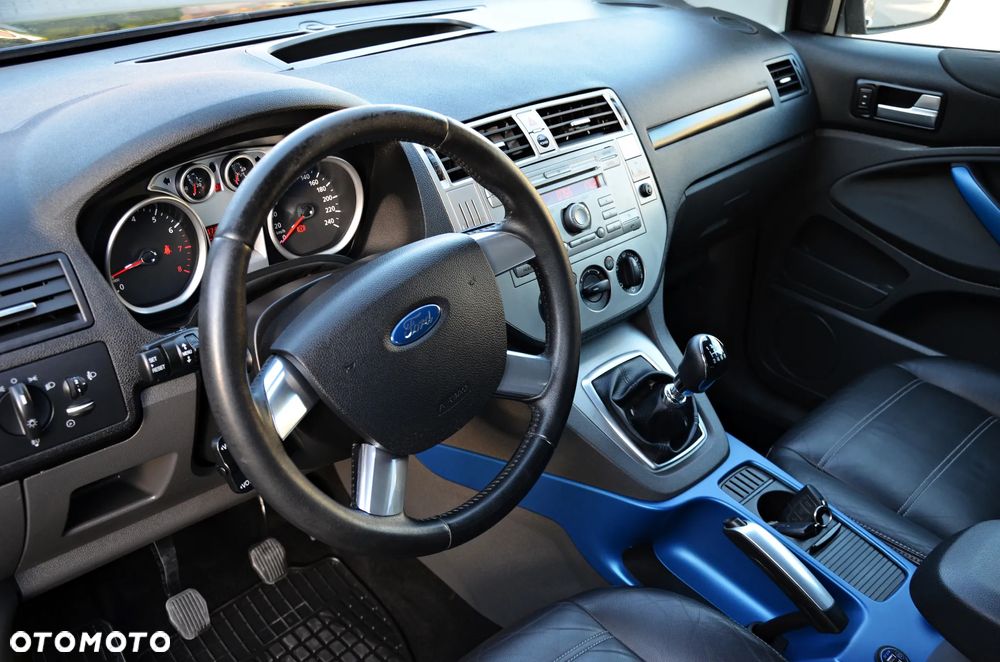 Ford Kuga 2.5 4x4 Trend - 28