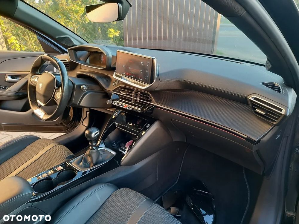 Peugeot 208 PureTech 100 GT - 25