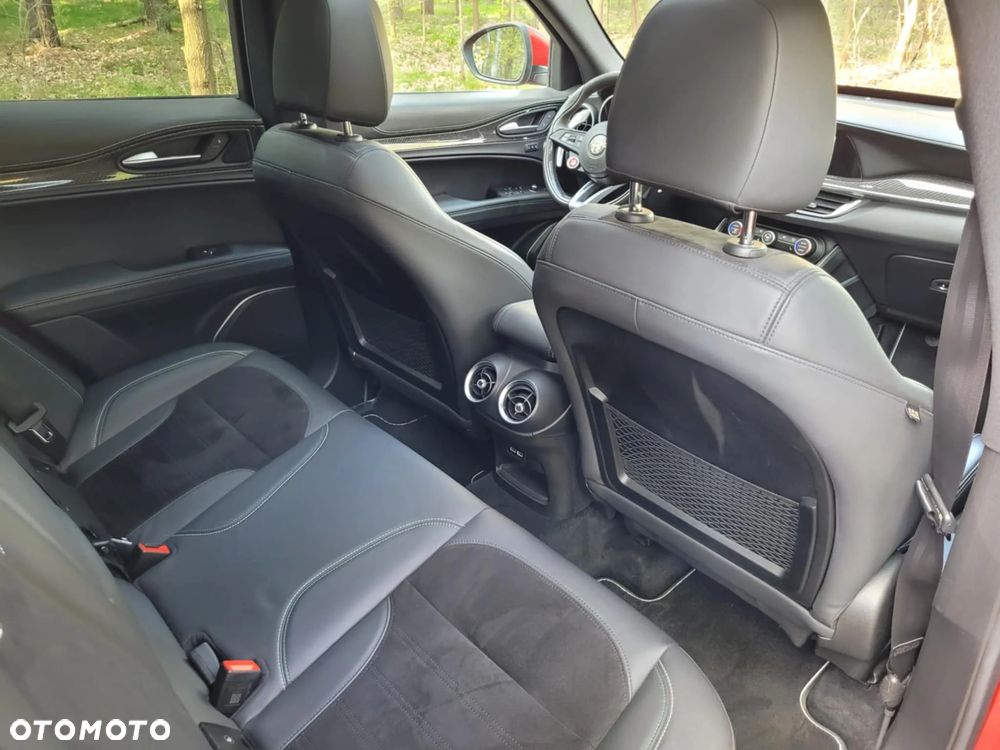Alfa Romeo Stelvio V6 2.9 Bi-Turbo AT8-Q4 Quadrifoglio - 17