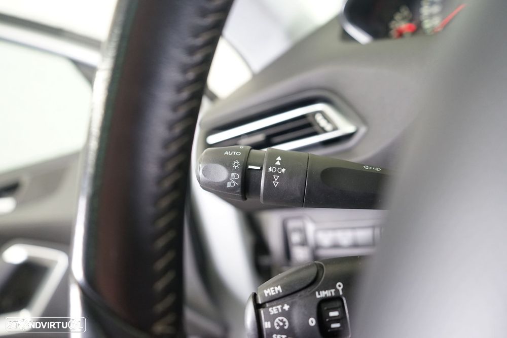 Peugeot 308 SW 1.6 BlueHDi Allure - 23