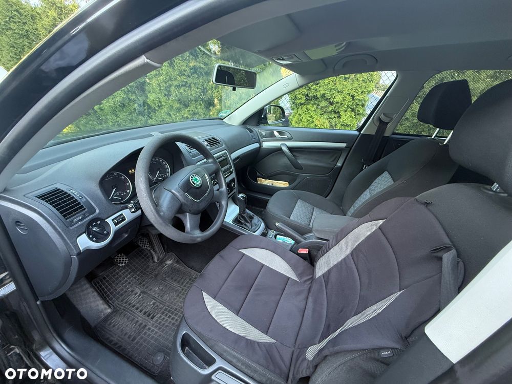 Skoda Octavia 1.6 - 13