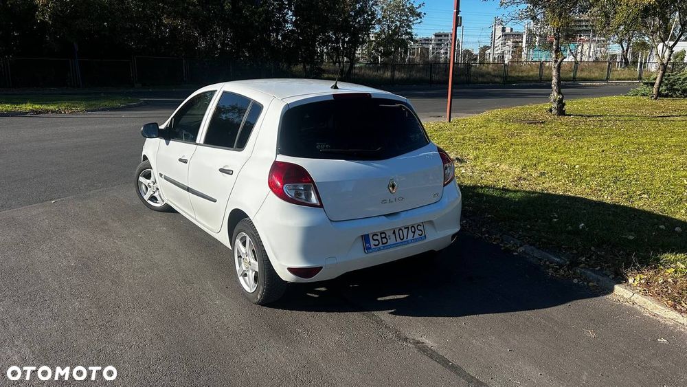 Renault Clio - 20