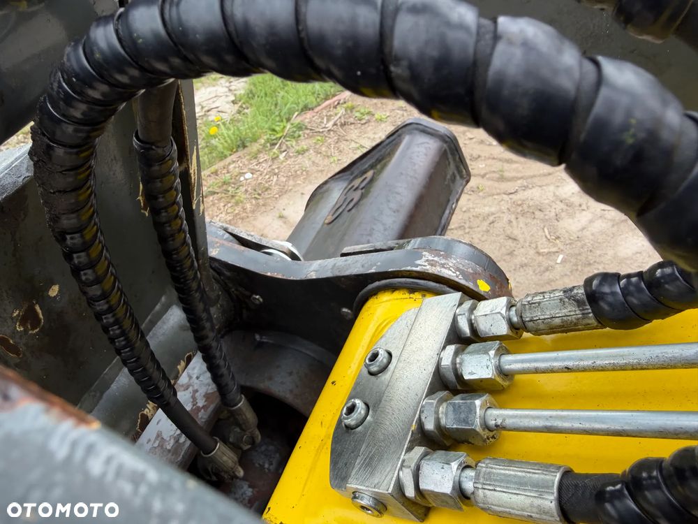 Wacker Neuson EZ53 Koparka Gąsienicowa 5,5 Tony. 2020 rok. 1772 mtg. Jak Nówka z salonu! ani deka luzów czy wycieków! Pochodzi z Gospodarstwa Norweskiego! Aktualne serwisy DEKRA BMWT 2027r. 2 łyżki. Silnik PERKINS 4 cyl. 52km. Maszyna Full wypasiona! Bogata wersja Norweska! Klima. Szybkozłącze Hydrauliczne. OKAZJA. Pełny Oryginał historia do sprawdzenia w Wacker autoryzowany! 4 sekcje Hydrauliczne. Po serwisach eksploatacyjnych. Ani Deka luzów i wycieków - 16