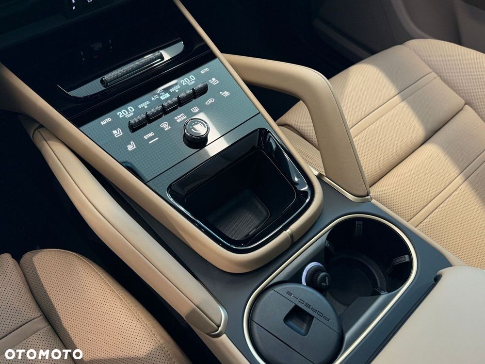 Porsche Cayenne - 22