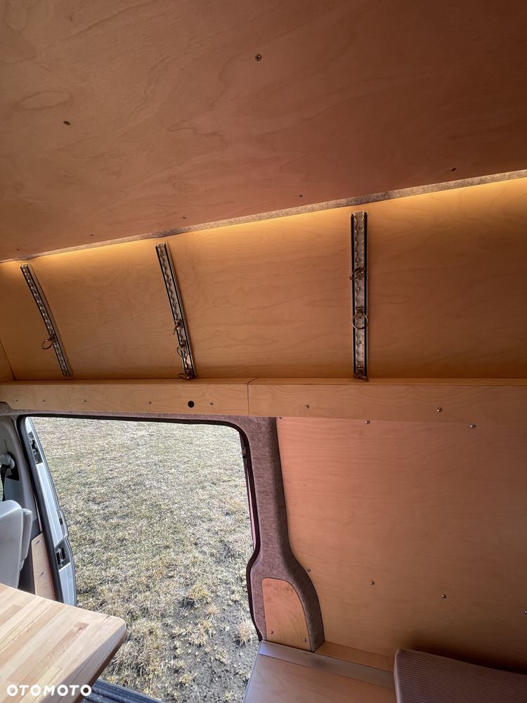 Volkswagen Transporter - 10