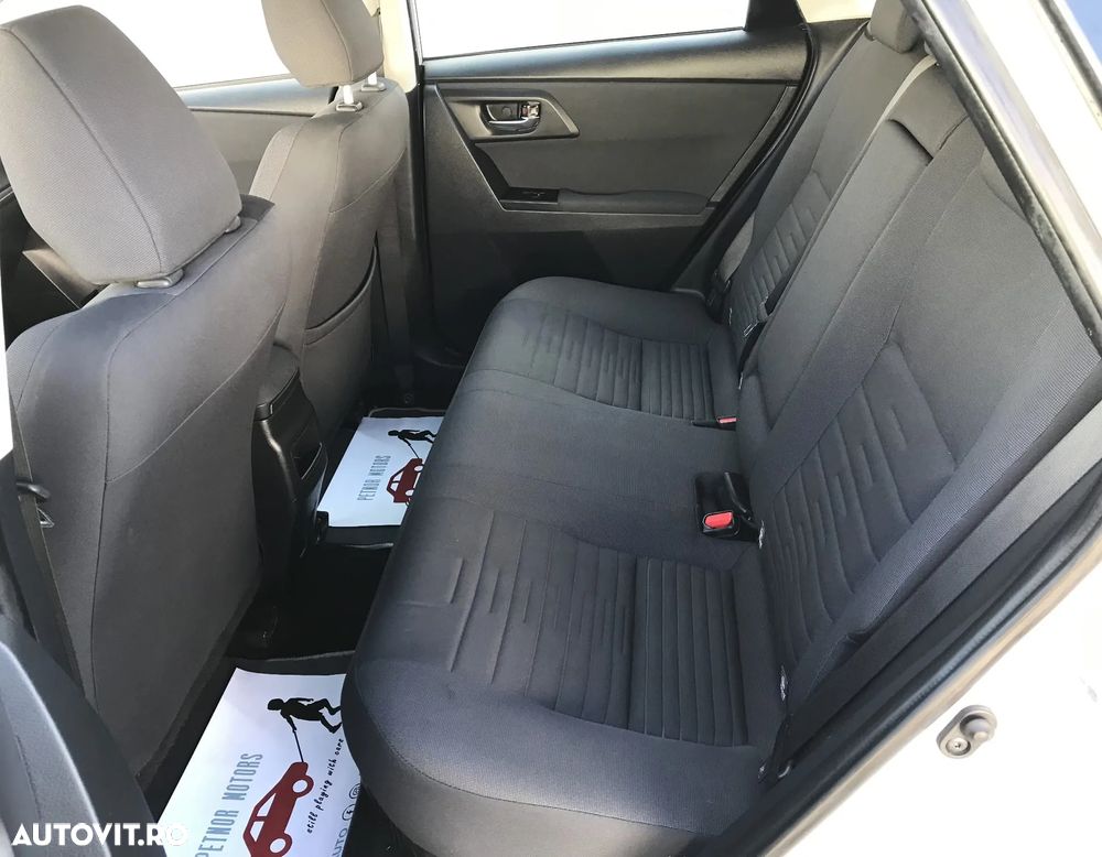 Toyota Auris 1.8 L VVT-i Sol+ - 14