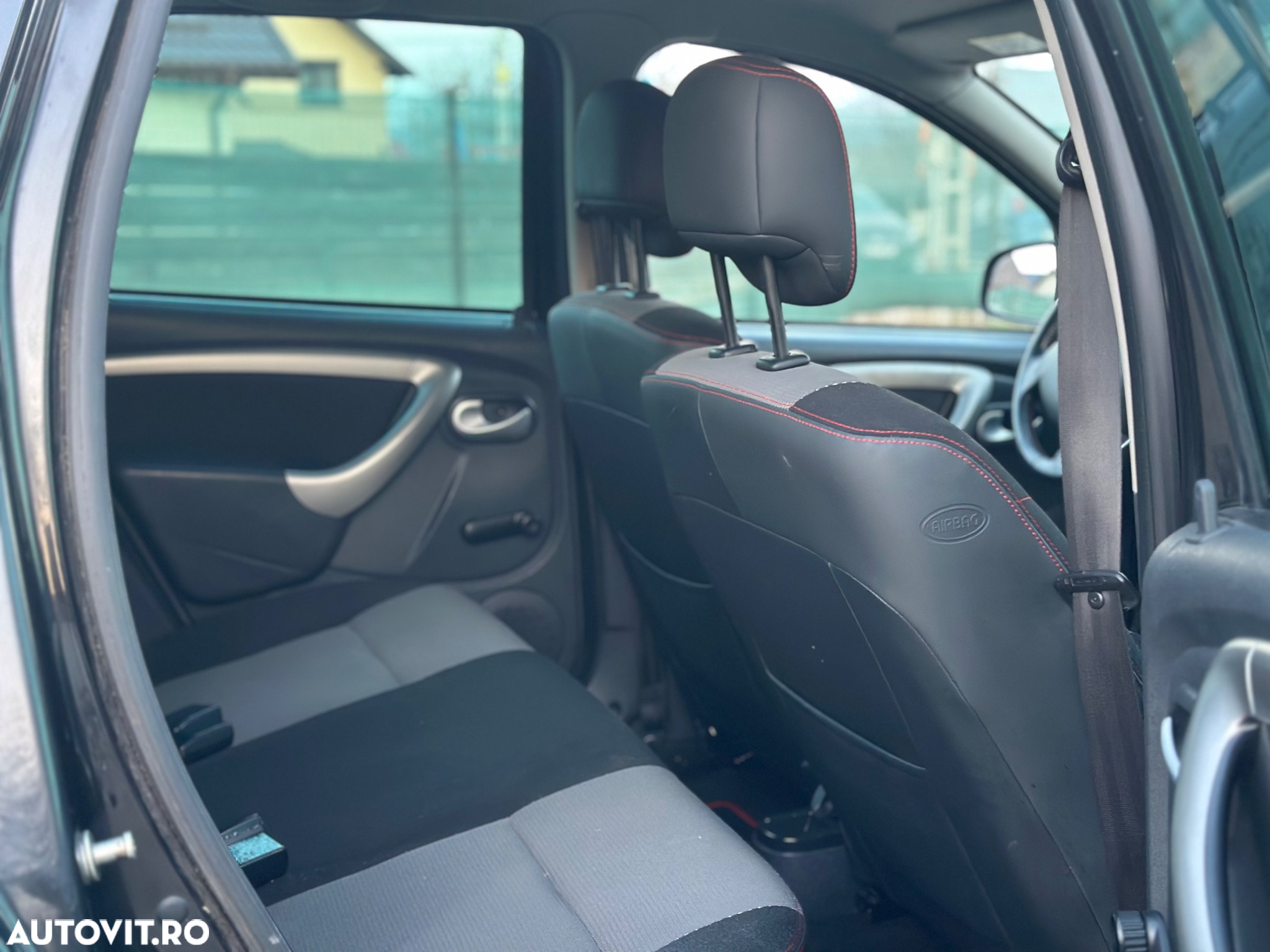 Dacia Duster 1.5 dCi 4x4 Laureate - 9