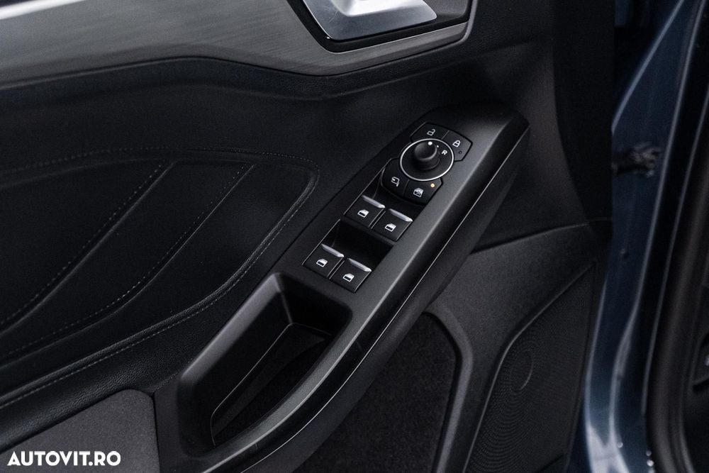 Ford Focus 1.0 EcoBoost 7DCT MHEV Titanium - 24