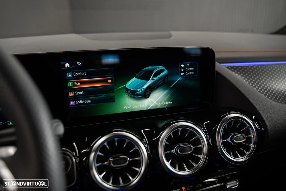 Mercedes-Benz EQA 300 4Matic AMG Line - 24