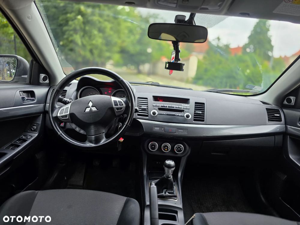 Mitsubishi Lancer 1.8 Intense - 17