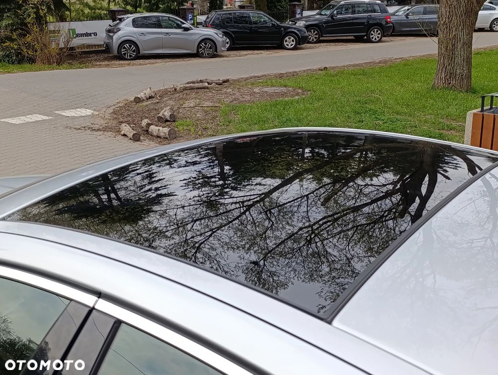 Jaguar XE 2.0 T Prestige - 10