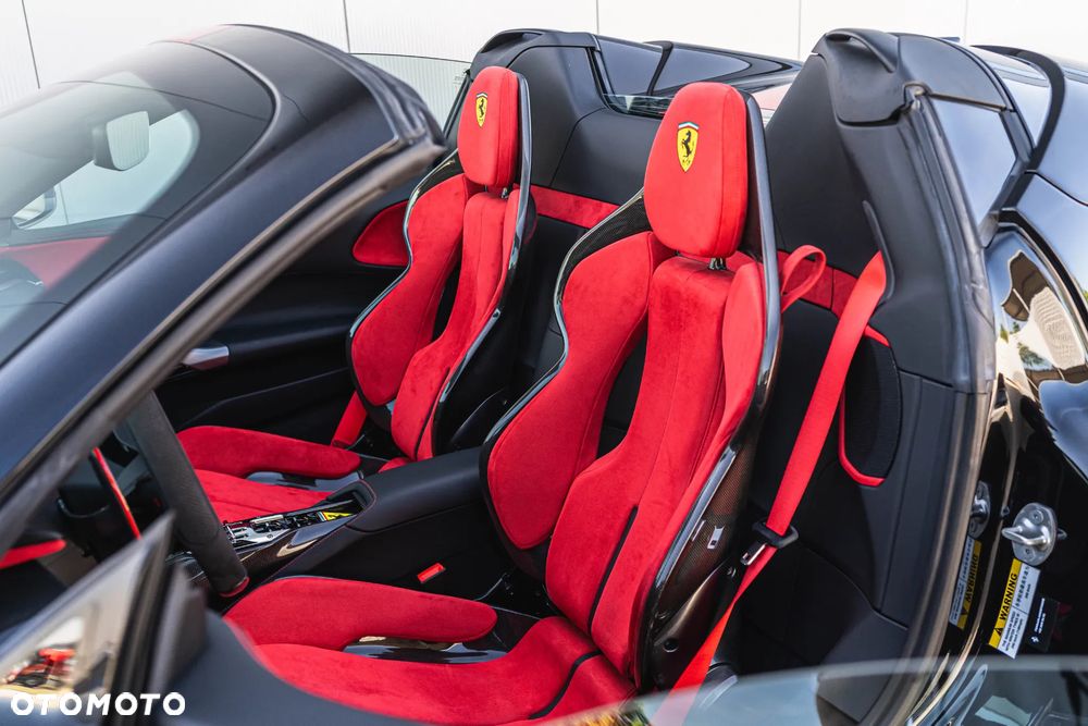 Ferrari SF90 Spider - 24