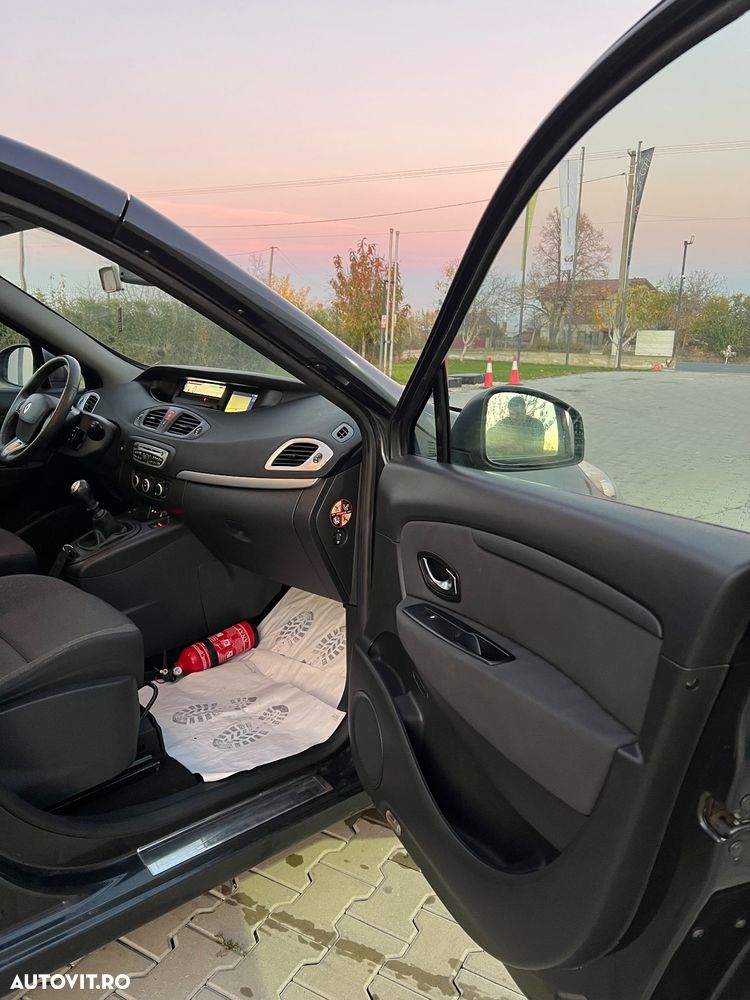 Renault Scenic 1.5dCi Authentique - 10