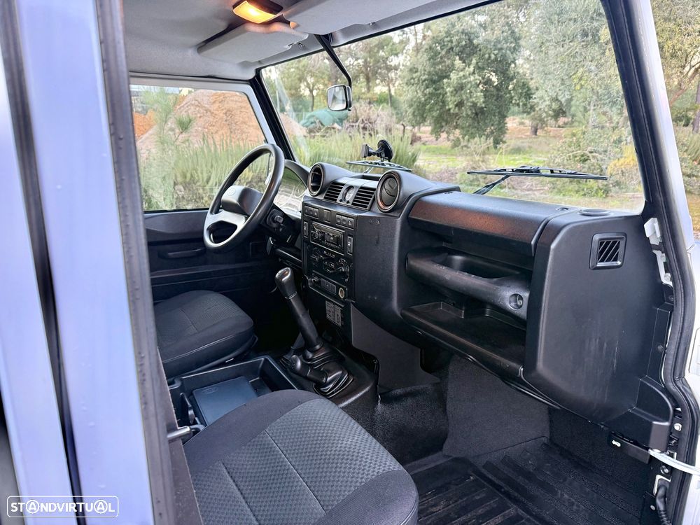 Land Rover Defender 110 DPF E - 18