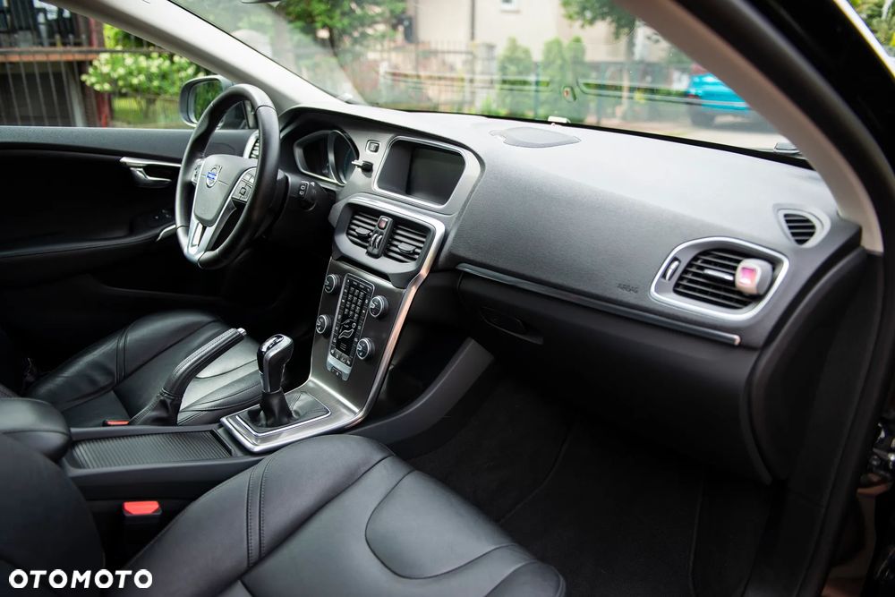 Volvo V40 D2 Summum - 28