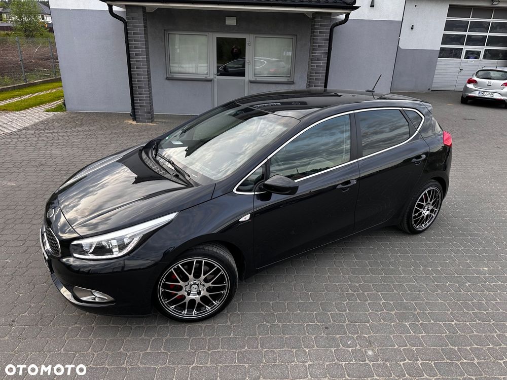 Kia Ceed 1.6 GDI ISG Dream-Team Edition - 10