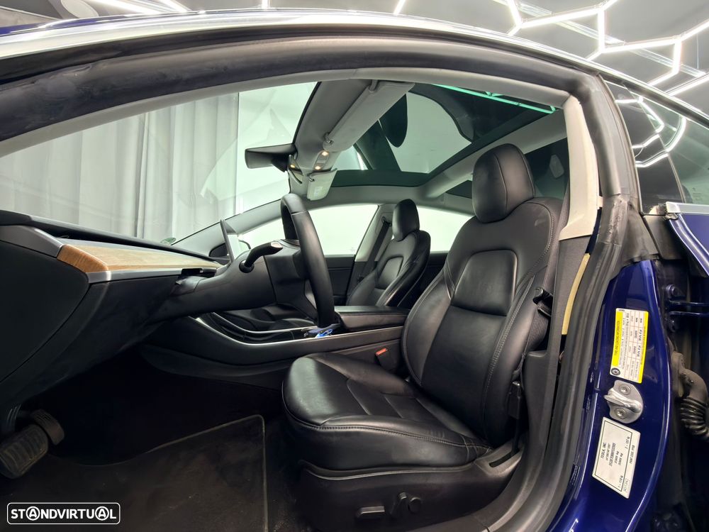 Tesla Model 3 Long-Range Dual Motor AWD - 17