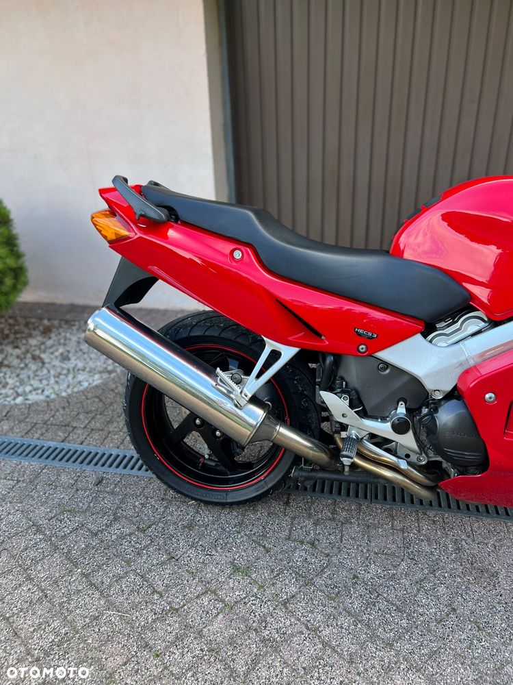 Honda VFR - 12