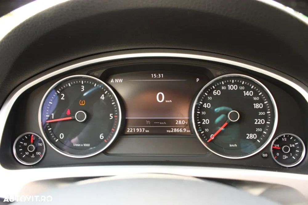 Volkswagen Touareg - 11