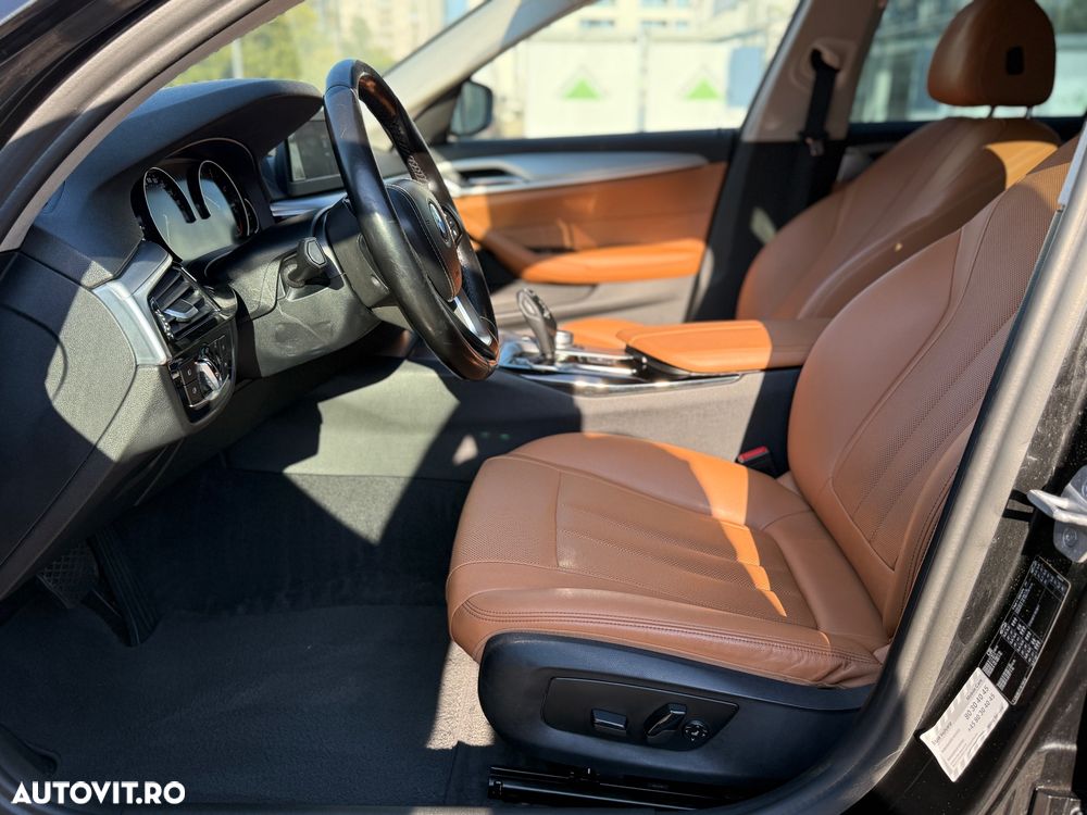 BMW Seria 5 520d AT - 14
