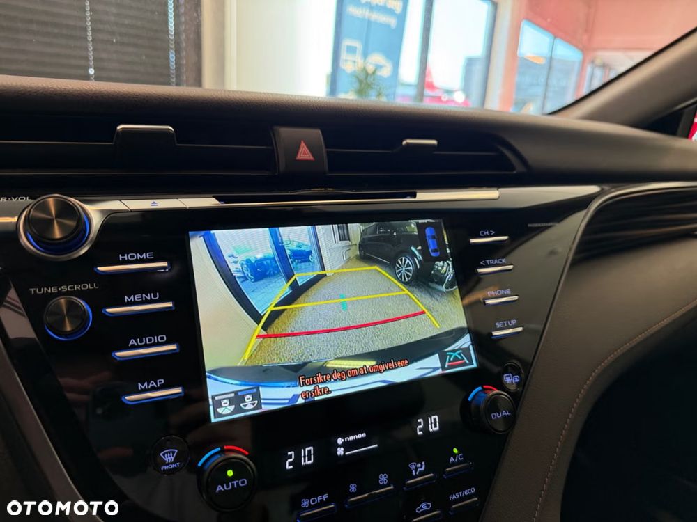Toyota Camry 2.5 Hybrid Executive CVT - 11