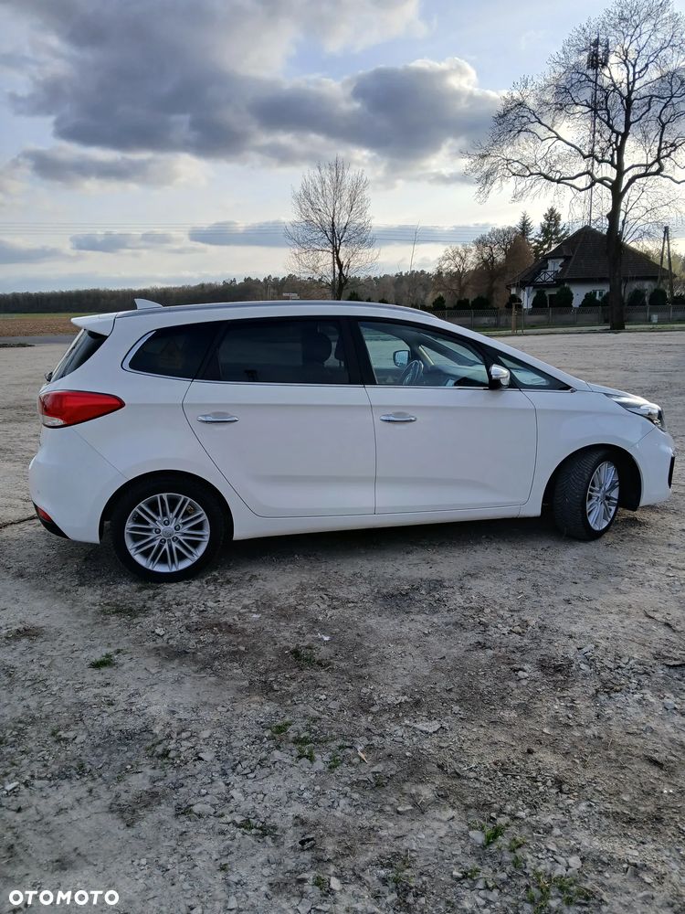 Kia Carens 1.7 CRDi M 7os EU6 - 4