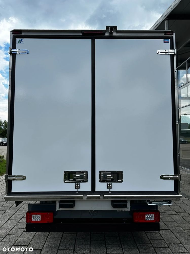 Mercedes-Benz Sprinter - 8