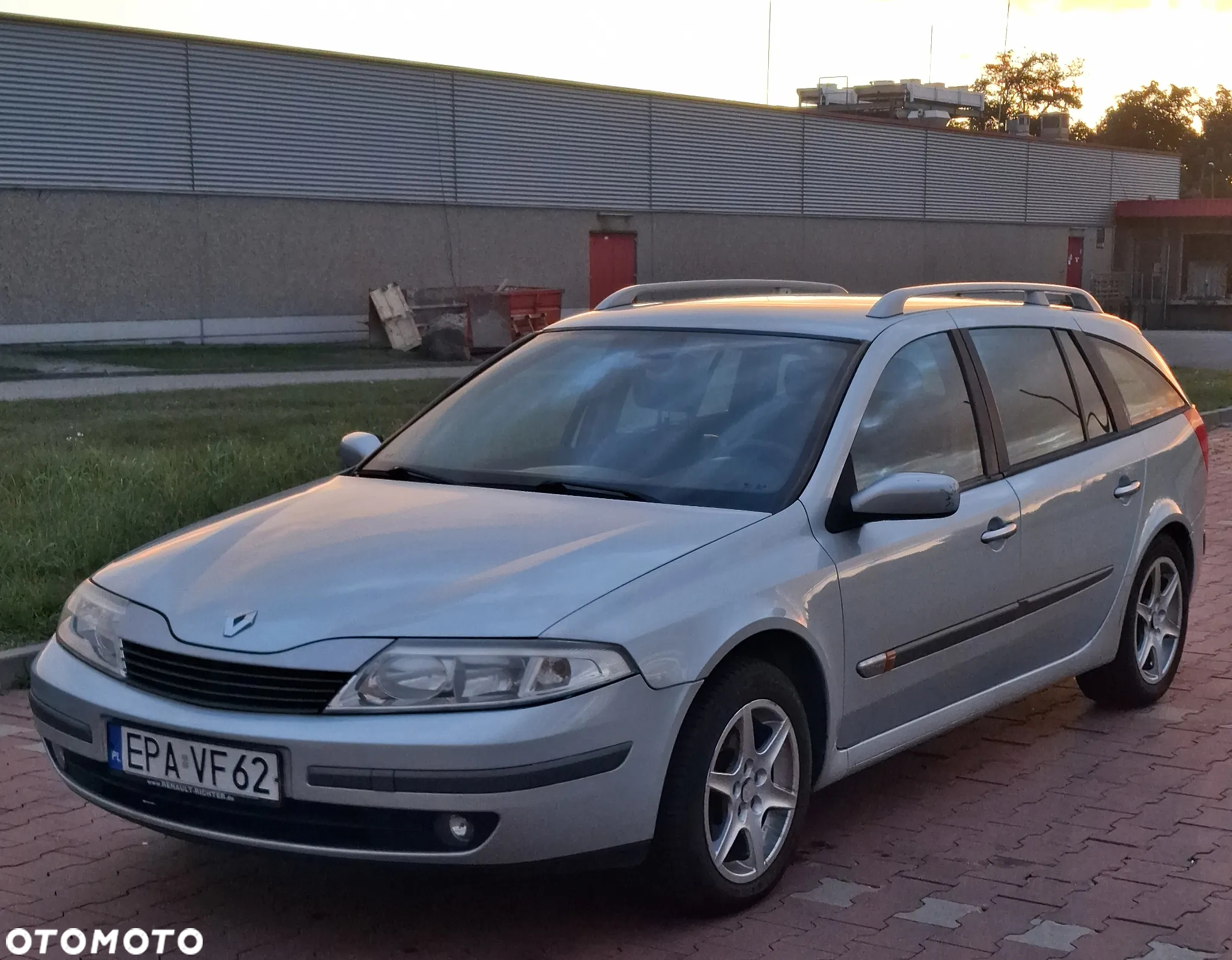 Renault Laguna 1.8 Emotion - 26