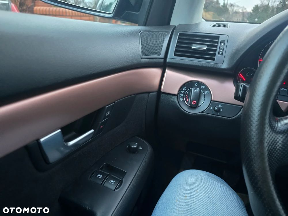 Audi A4 Avant 2.0 TDI - 14