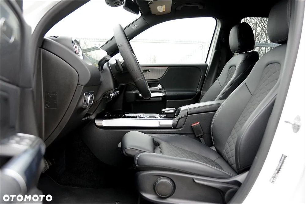 Mercedes-Benz GLB 200 d 8G-DCT Progressive - 20