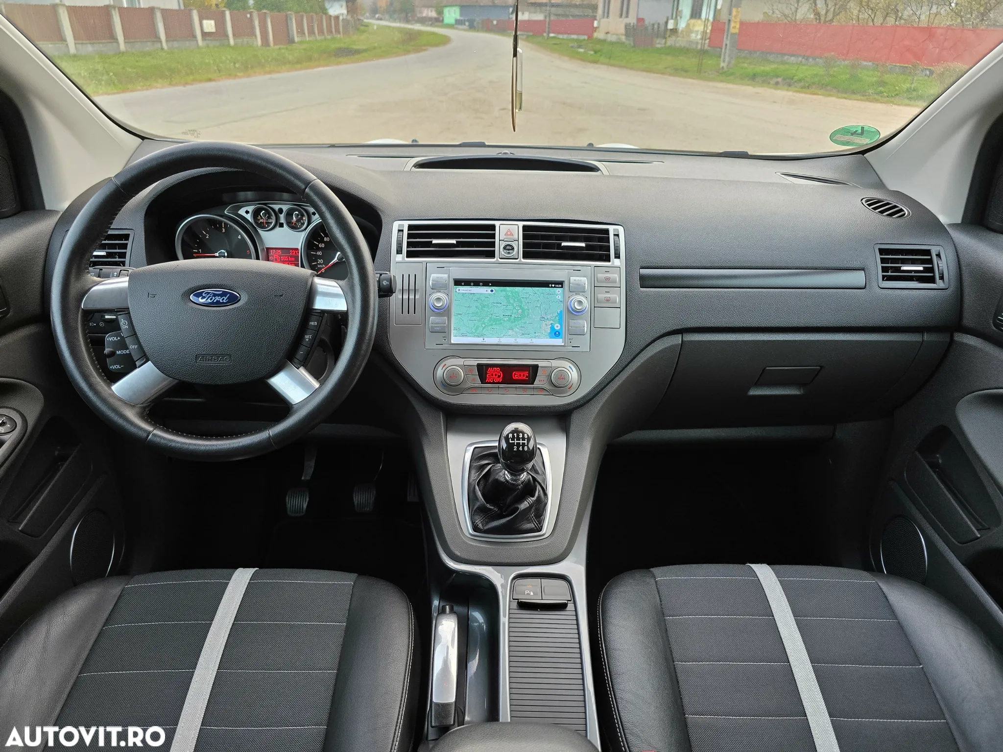 Ford Kuga 2.0 TDCi 2x4 Titanium - 18