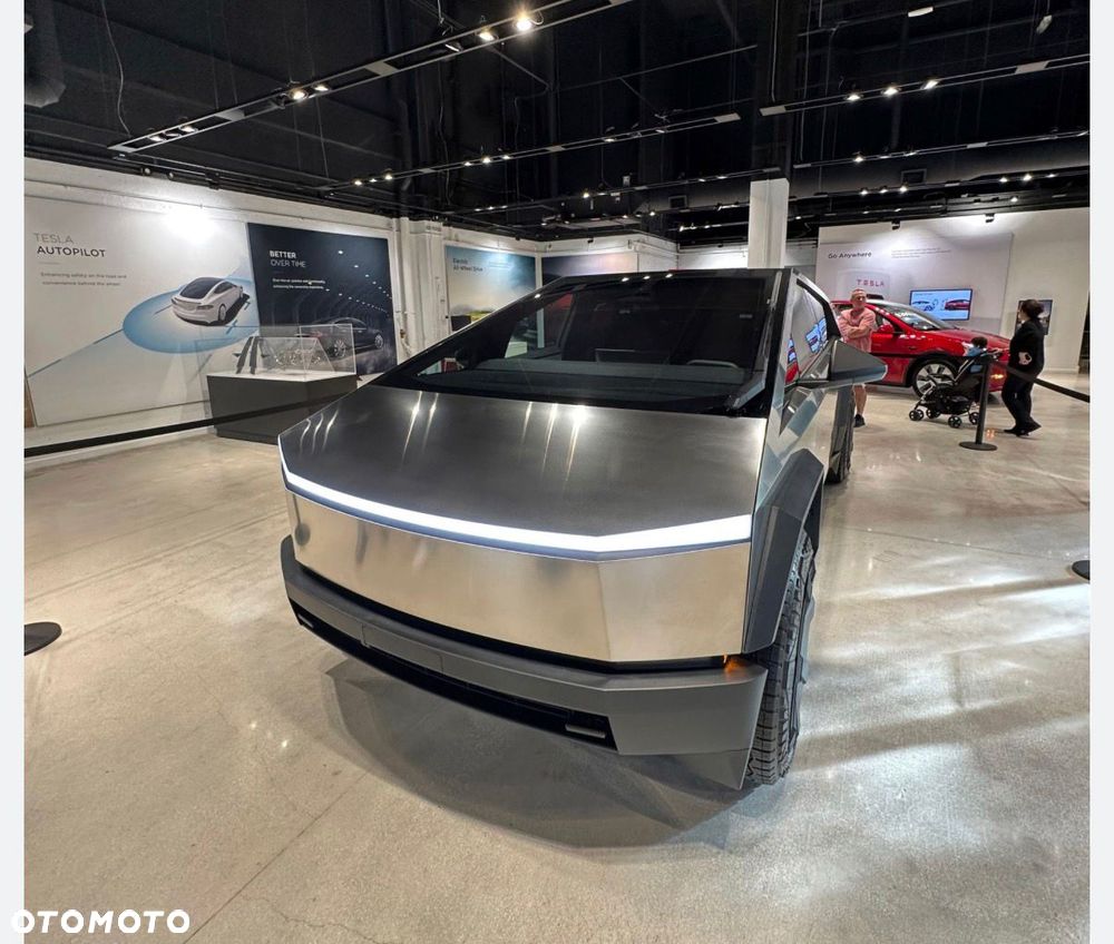 Tesla Cybertruck - 20