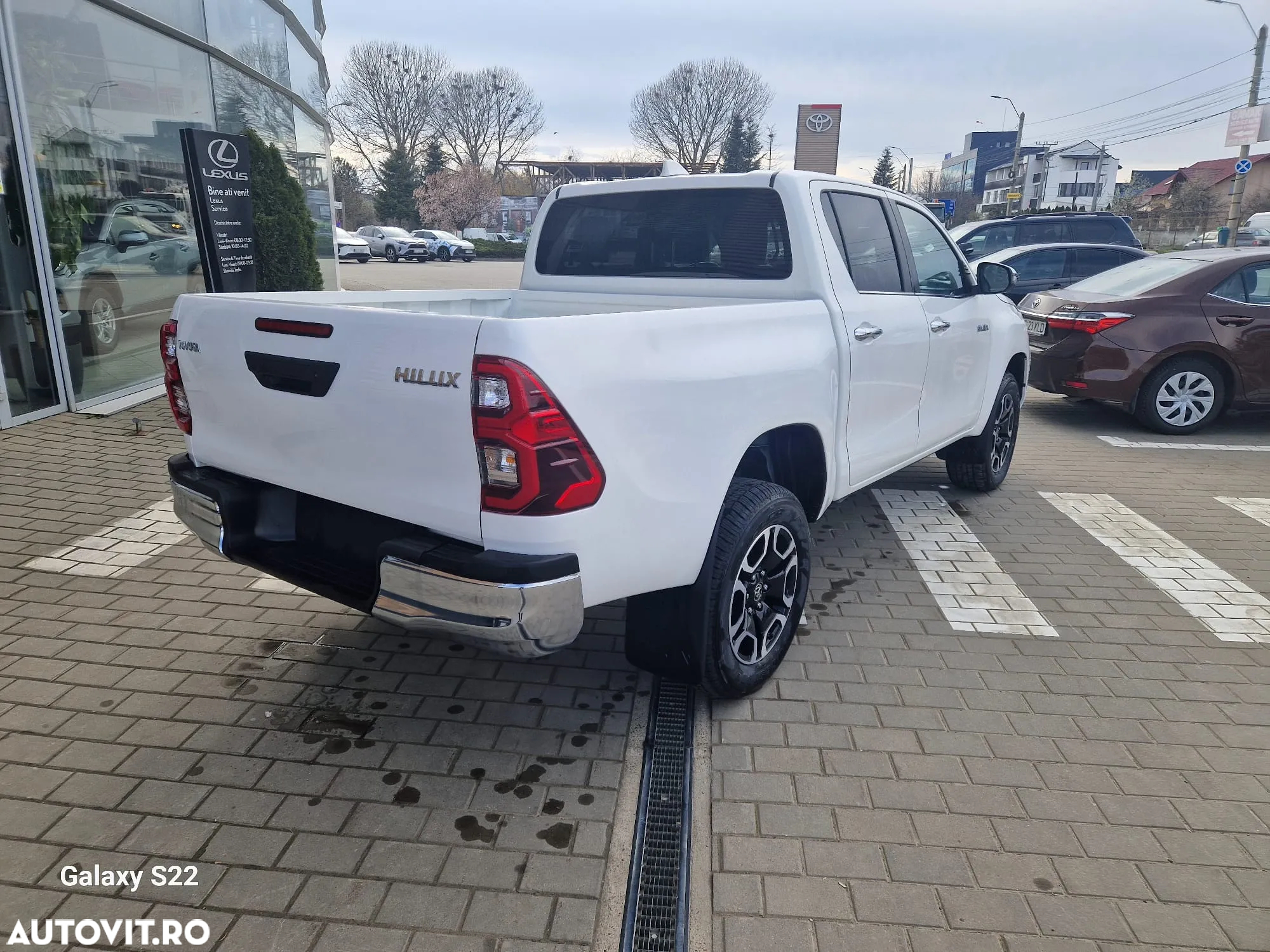 Toyota Hilux 2.8D 204CP 4x4 Double Cab AT MHEV Executive - 5