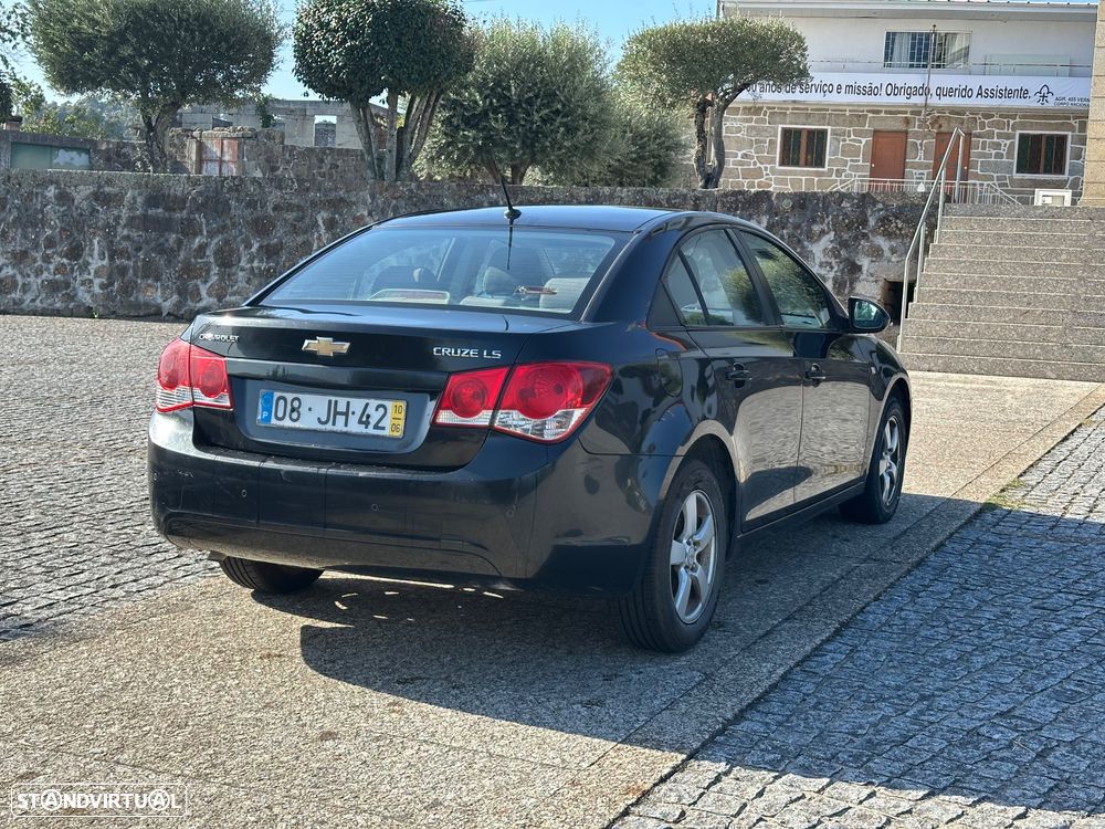 Chevrolet Cruze 1.6 LS - 8