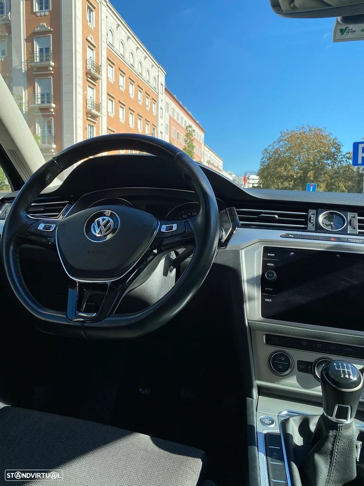 VW Passat Variant 2.0 TDi Confortline - 35