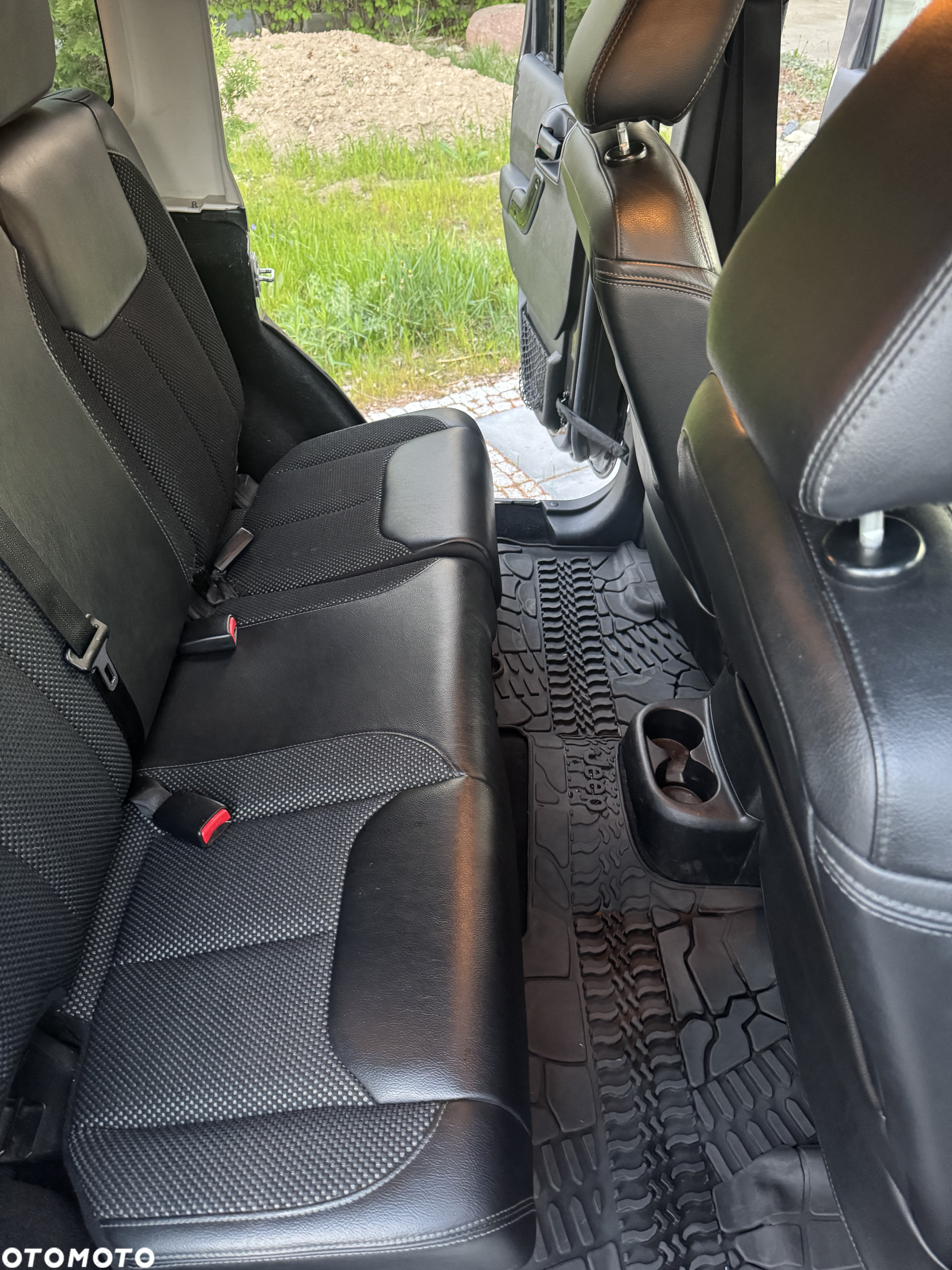 Jeep Wrangler 3.6 Unlim Sahara - 26